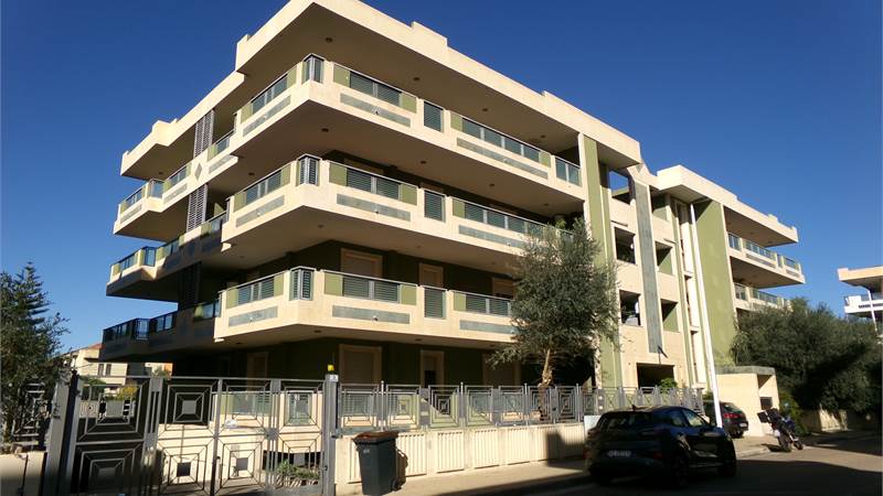 trivano con terrazza e cantina